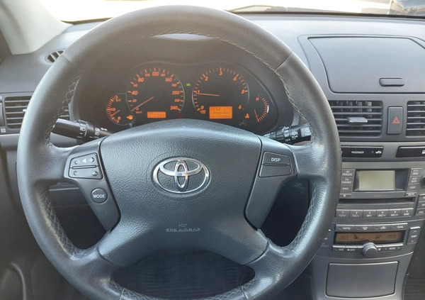 Toyota Avensis cena 13900 przebieg: 272399, rok produkcji 2007 z Kraków małe 172